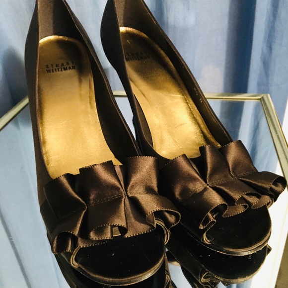 STUART WEITZMAN brown satin ruffle peep toe heels - Picture 1 of 7